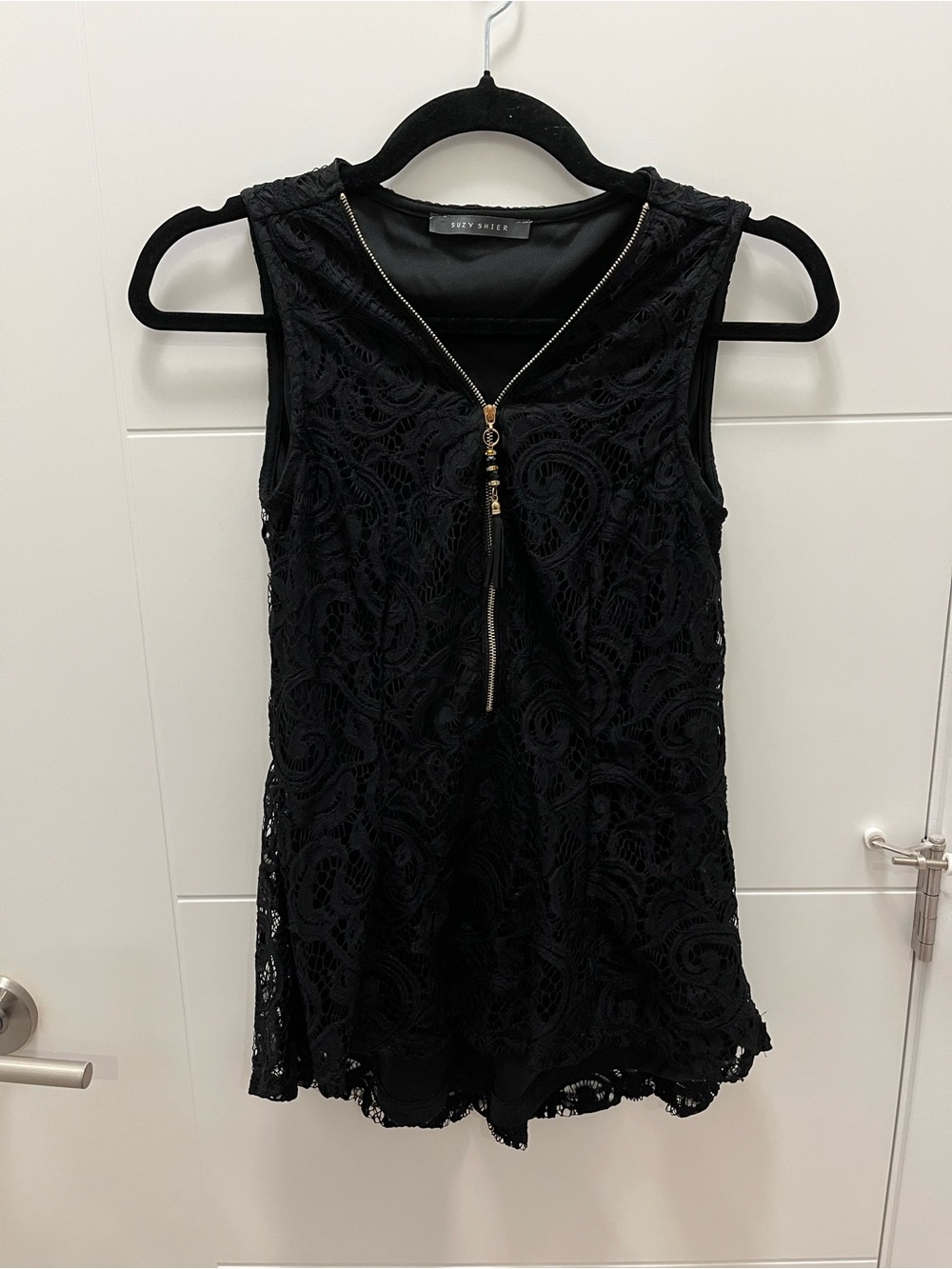 Suzy Shier Black Lace Zip-Front Tank Top